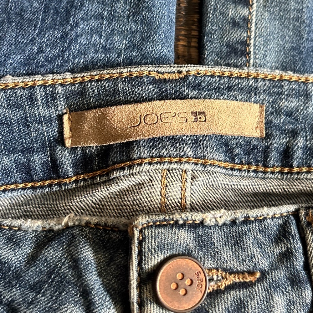 Joe’s Jeans Skinny Ankle Laila Distressed Raw Hem, Size 28 - Picture 5 of 9